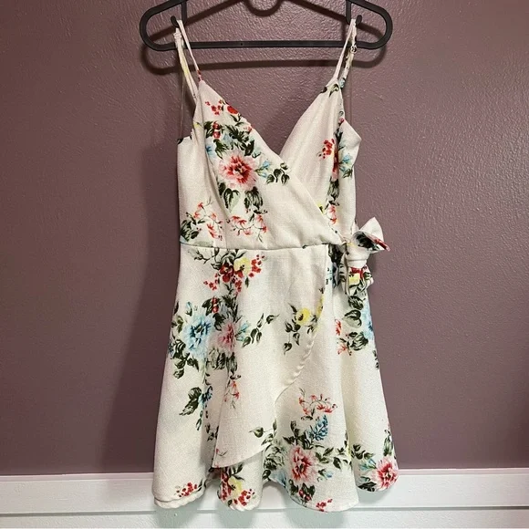 Trixxi Floral Dress - Picture 4 of 13